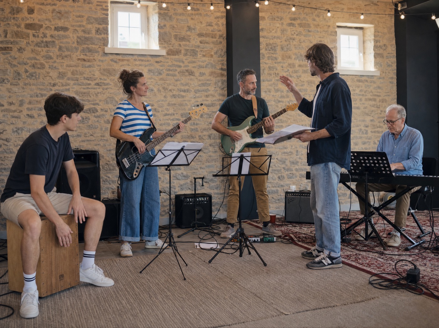 Cours d'ensemble multi-générations pendant le stage adultes au gîte